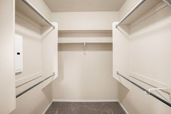 Large walk-in closets - Almeria at Ocotillo